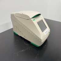 Bio-Rad T100 Thermal Cycler image 0